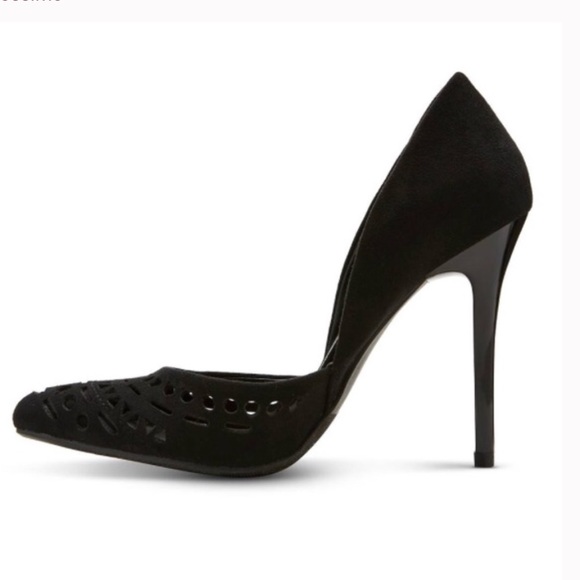Mossimo Supply Co. Shoes - Brand new never worn size 8 black Pumps ❤️